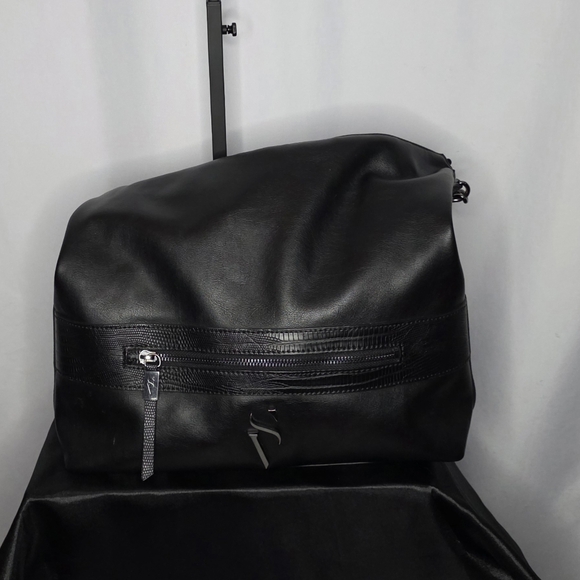 Simply Vera Vera Wang Letta Hobo Bag In Black. - Picture 6 of 8